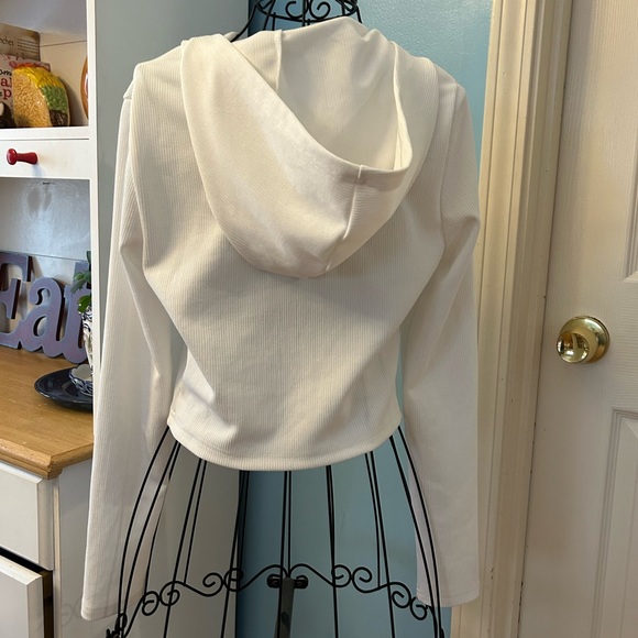 Zipper Top - Picture 3 of 11